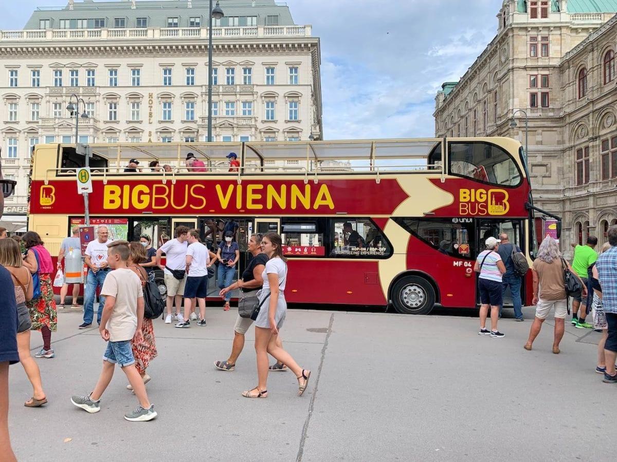 Family Deluxe A Stone Throw From The City Centre And Danube Вена Экстерьер фото