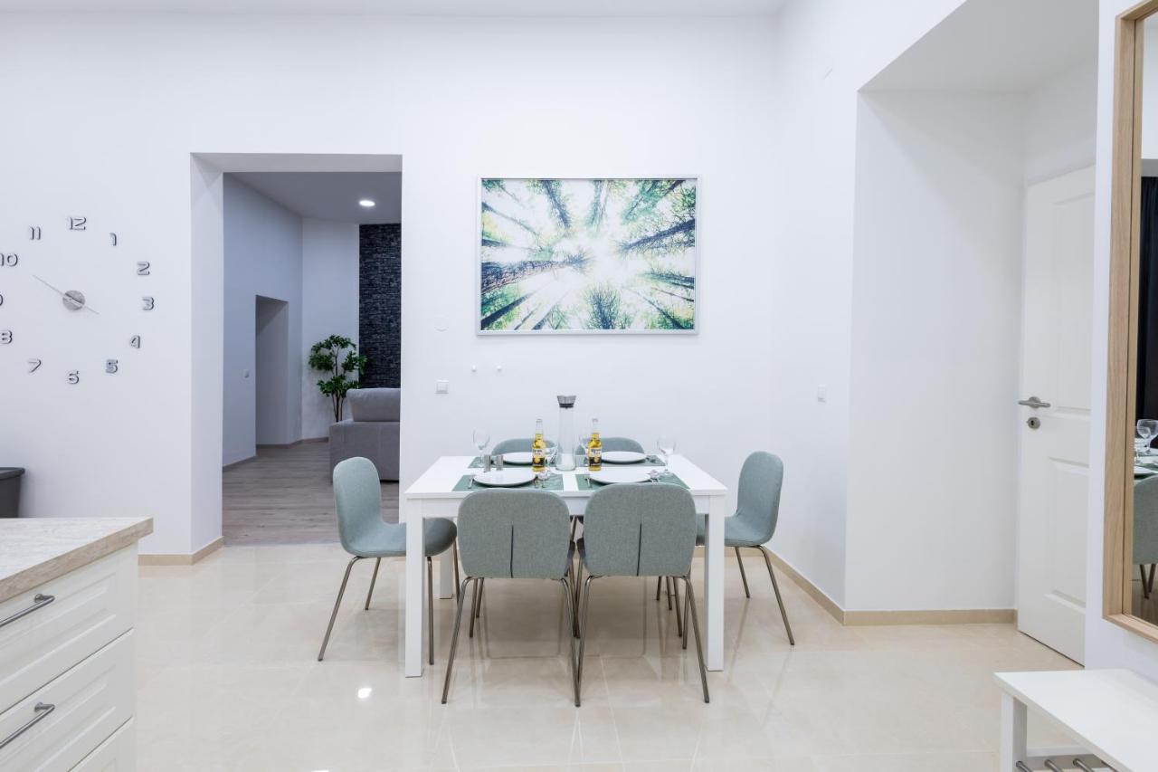 Family Deluxe A Stone Throw From The City Centre And Danube Вена Экстерьер фото