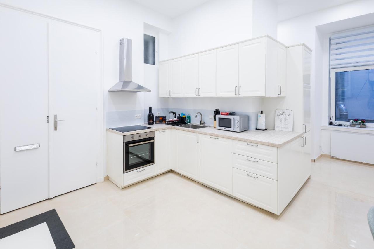 Family Deluxe A Stone Throw From The City Centre And Danube Вена Экстерьер фото