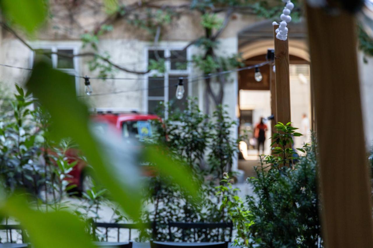 Family Deluxe A Stone Throw From The City Centre And Danube Вена Экстерьер фото